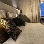 Charmehotel Kruishof Готель Остенде