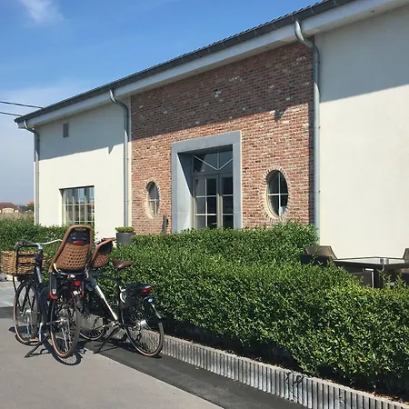 Charmehotel Kruishof Готель Остенде