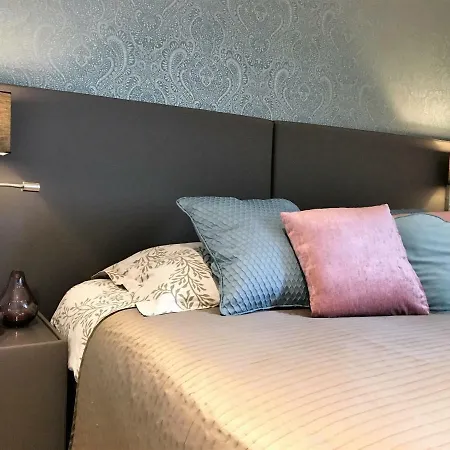 Charmehotel Kruishof Готель Остенде