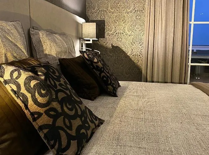 Charmehotel Kruishof فندق أوستيند