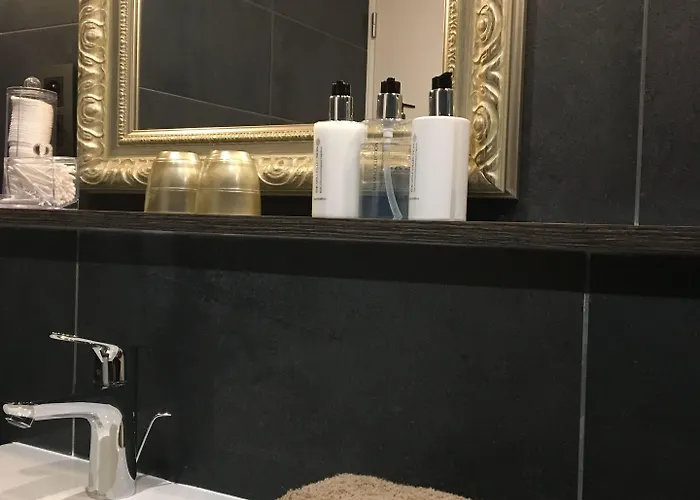 Charmehotel Kruishof فندق أوستيند